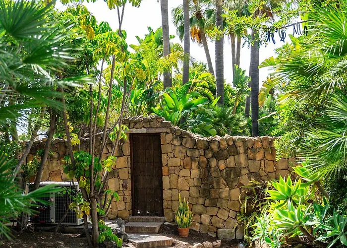 Casa Tess Boutique Готель Естепона