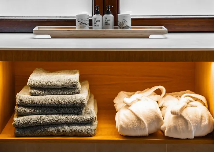 Casa Tess Boutique 4* Естепона