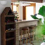 Casa Tess Boutique אסטפונה