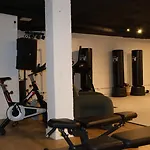 Casa Tess Boutique אסטפונה