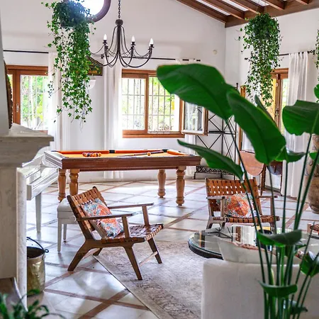 Casa Tess Boutique Εστεπόνα
