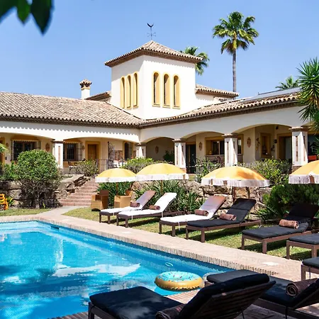 Casa Tess Boutique 4* Εστεπόνα