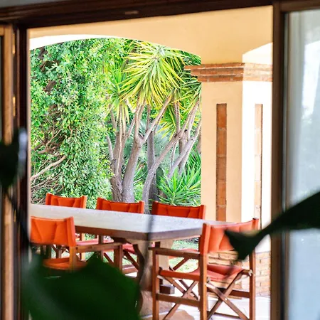 Casa Tess Boutique Εστεπόνα
