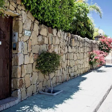Casa Tess Boutique 4* Εστεπόνα