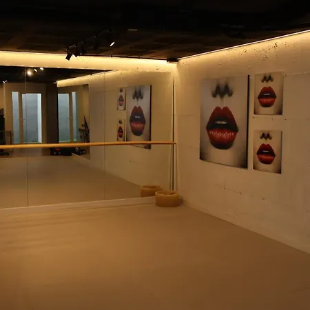 ホテル Casa Tess Boutique エステポナ