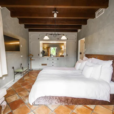 Casa Tess Boutique 4* 埃斯特波纳
